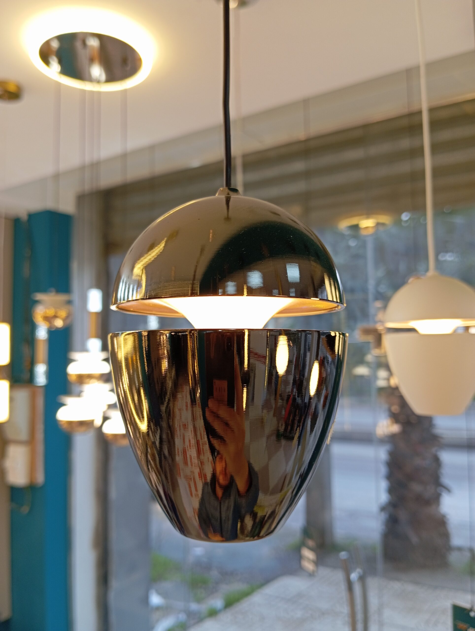 Applique Suspendu Ovale Black Chrome